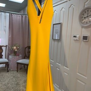Elegant Yellow Sleeveless Dress